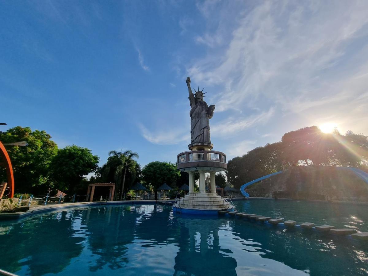 Libertyland Waterpark Resort Dau 외부 사진